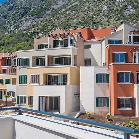 Lavender Bay Apartment C23 Kotor Exteriör bild