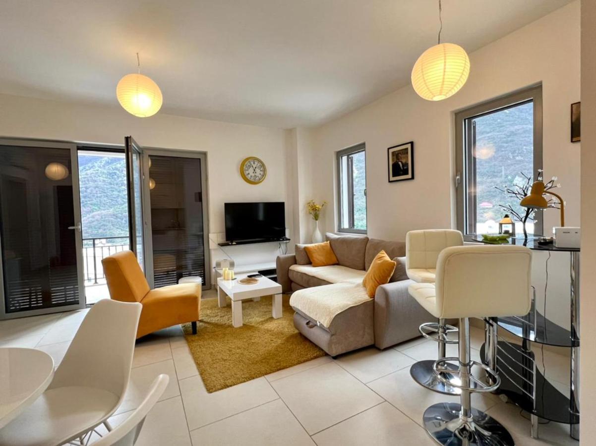 Lavender Bay Apartment C23 Kotor Exteriör bild