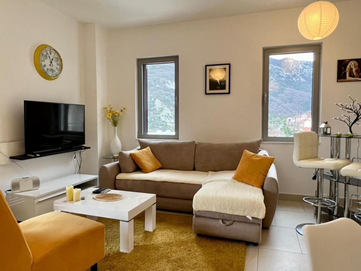 Lavender Bay Apartment C23 Kotor Exteriör bild