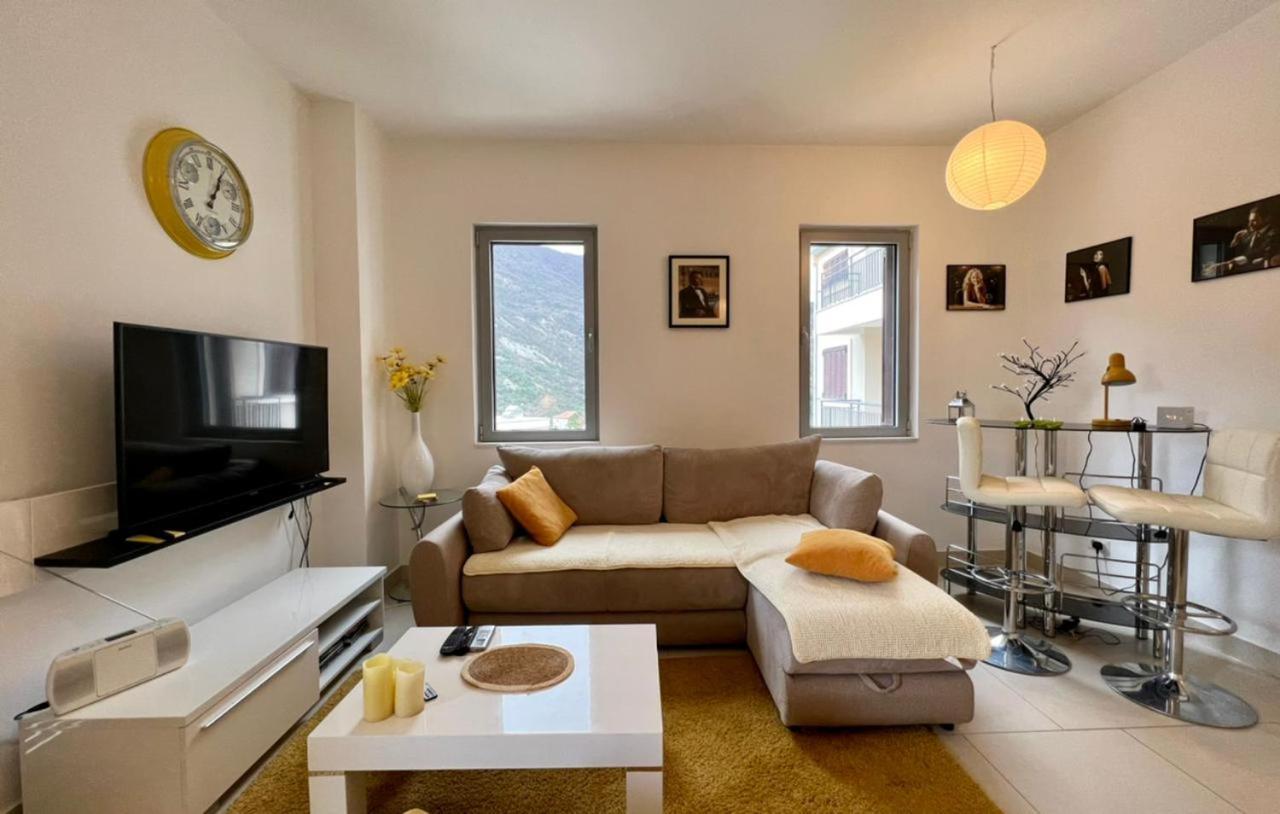 Lavender Bay Apartment C23 Kotor Exteriör bild